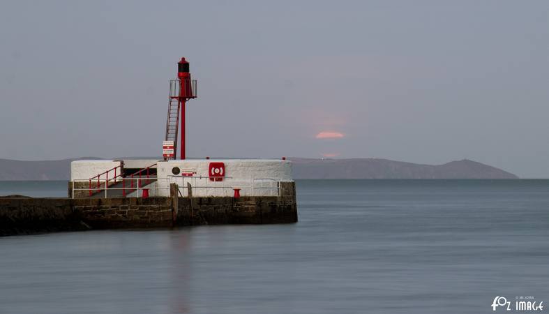 11 April 2017 - Moonrise over Banjo Pier © Ian Foster / fozimage