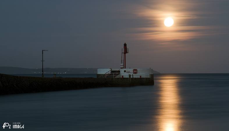 11 April 2017 - Moonrise over Banjo Pier © Ian Foster / fozimage