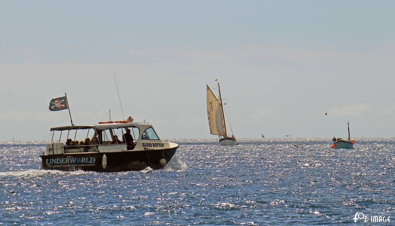 15 August 2017 - Glass bottom boat trip © Ian Foster / fozimage