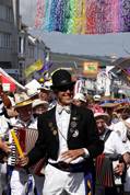 Polperro festival - Lord Mayor arrives at the inn
