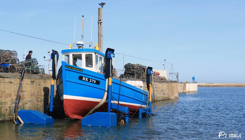 26 March 2017 - Seahouses boat lift © Ian Foster / fozimage