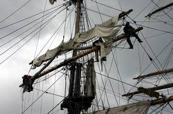 The Kaskelot - Rigging the sails
